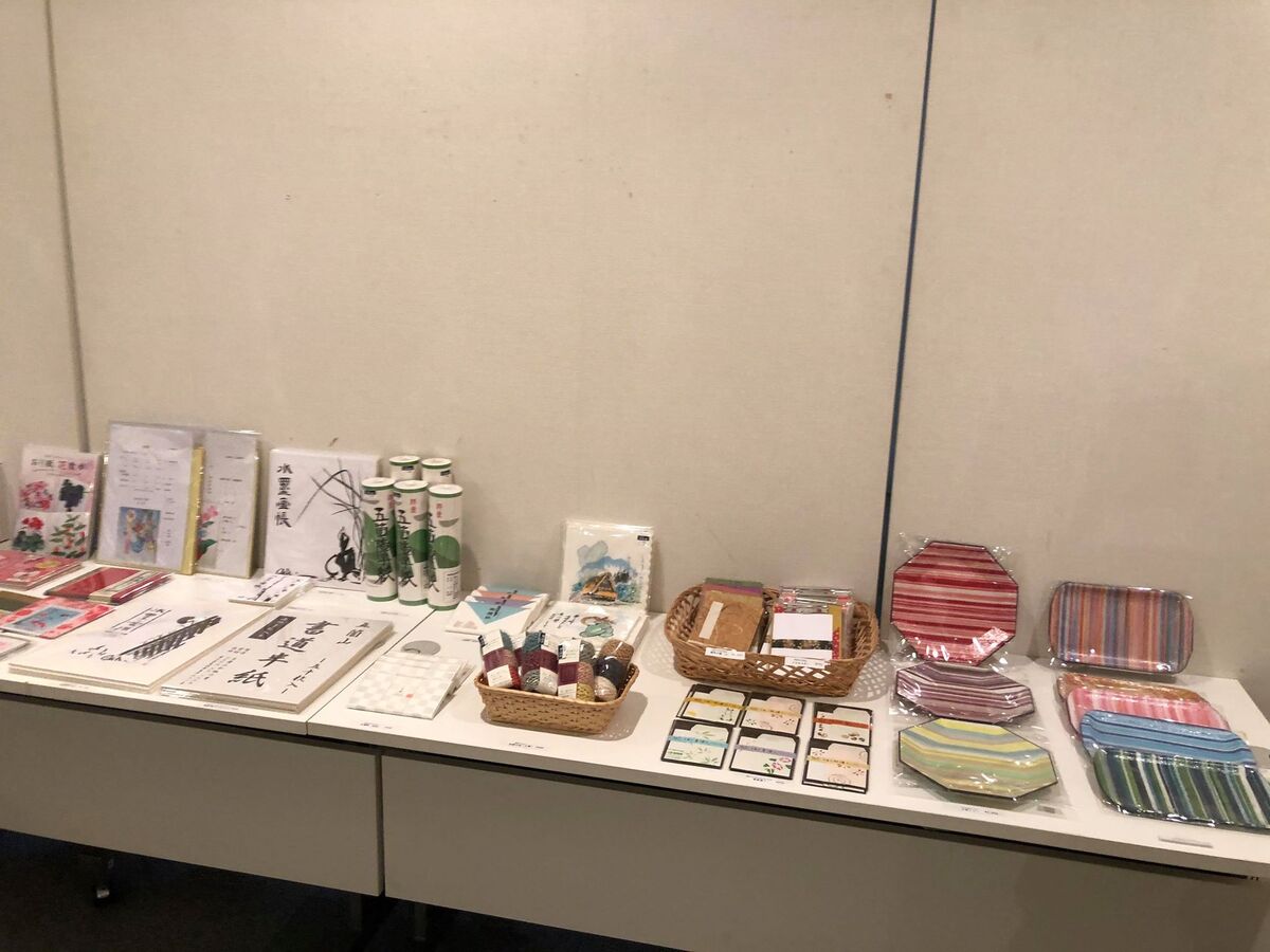和紙の商品もたくさん