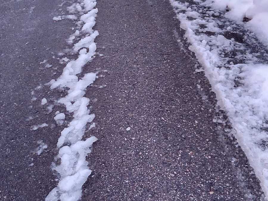 朝起きたら、道はスカスカでした。除雪作業の方、ありがとうございます！