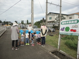 山野保育園児と一緒に「苺苗の植え付け」をしました。